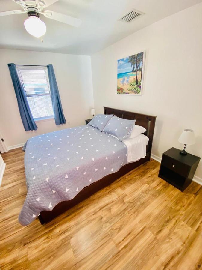 Two Fully Equipped Apartments And A Studio 5 Miles From The Beach เซนต์ปีเตอร์สเบิร์ก ภายนอก รูปภาพ