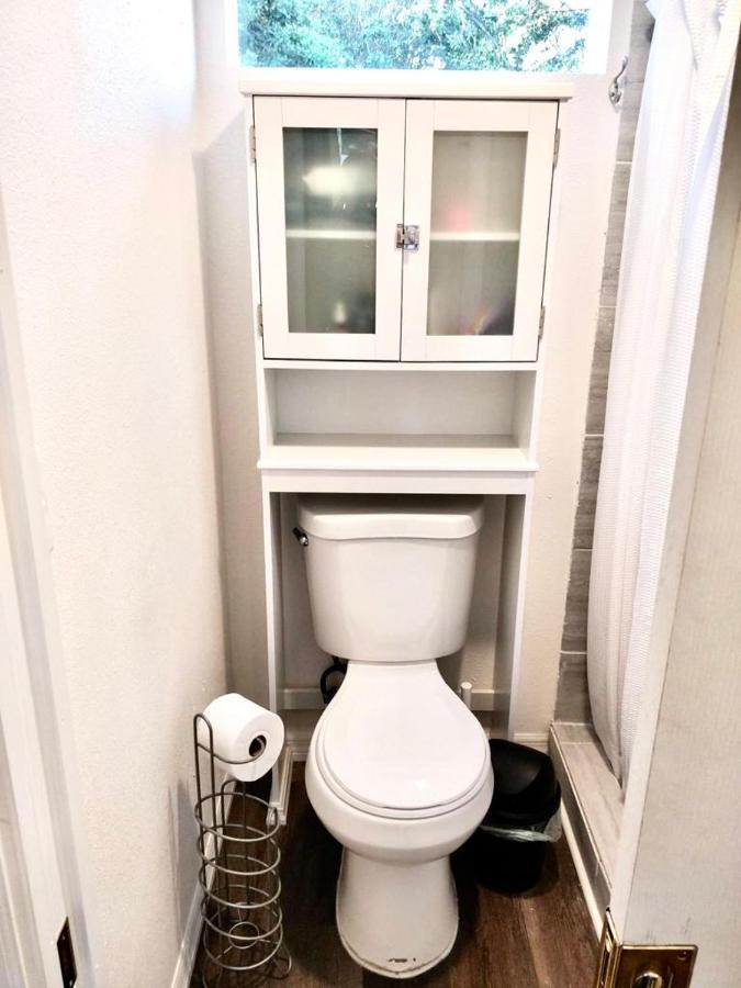 Two Fully Equipped Apartments And A Studio 5 Miles From The Beach เซนต์ปีเตอร์สเบิร์ก ภายนอก รูปภาพ